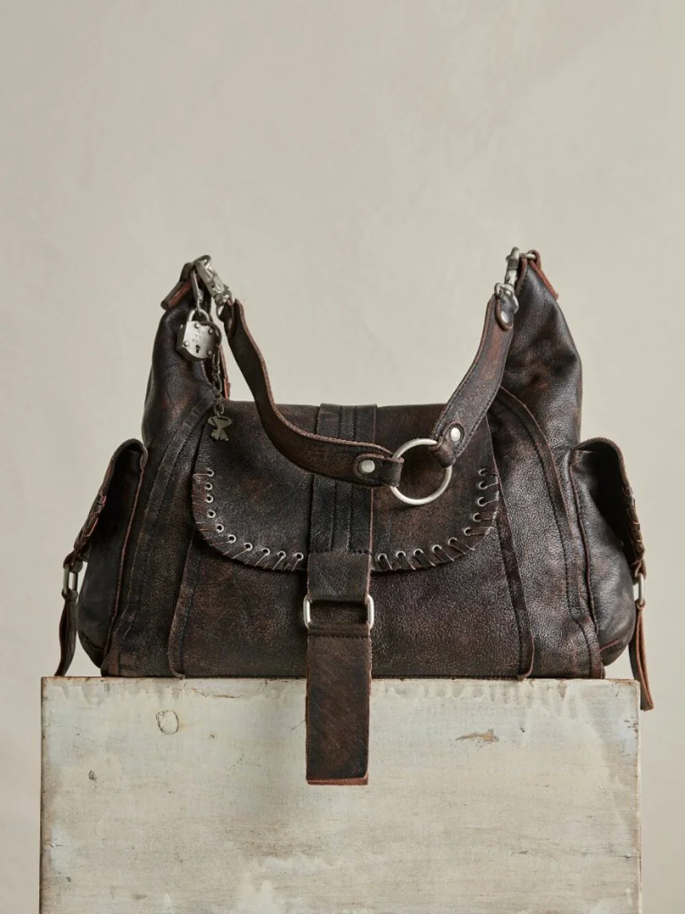 FREE PEOPLE We The Free Leigh Distressed Hobo / Aged Graphite